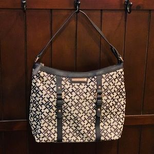 NWOT Tommy Hilfiger purse